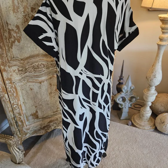 Rachel Zoe Black and White Abstract Midi Dress - Picture 10 of 11